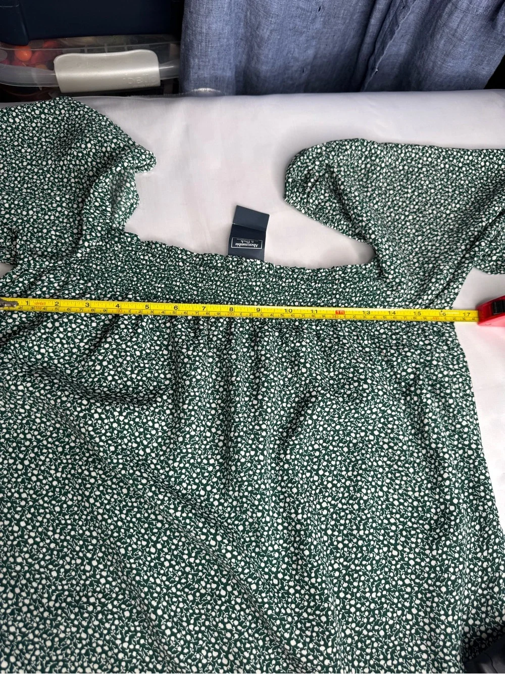 Abercrombie & Fitch Green Floral Long-Sleeve Smocked Dress. Size L - Picture 16 of 16